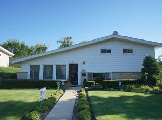 2924 Virginia Ln, Glenview, IL 60025