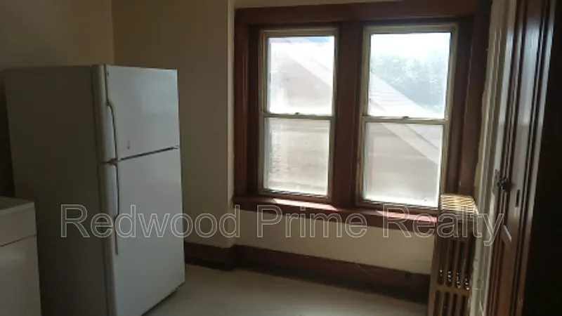 2 bed, 1.0 bath, $750 — Photo 3