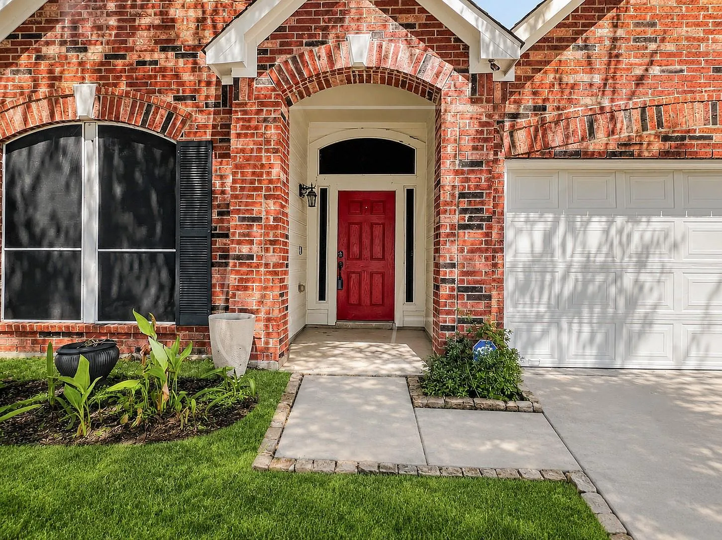 3 bed, 2.0 bath, 1978 sqft, $2,100 — Photo 3