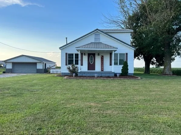 1461 E 700th Ave, Shobonier, IL 62885