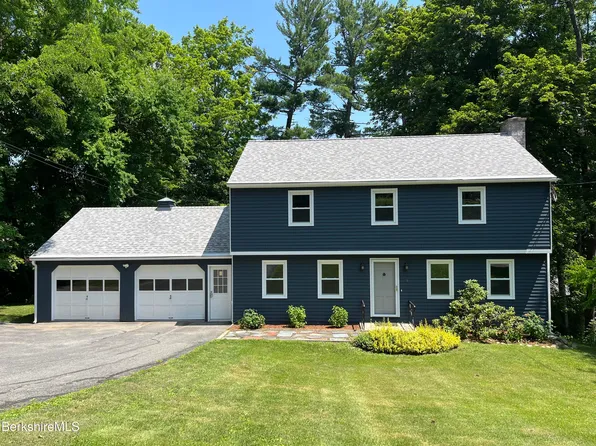 9 Bolton Dr, Lenox, MA 01240