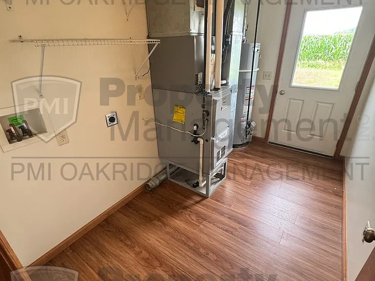 107 Meadow Dr #1 — Photo 8