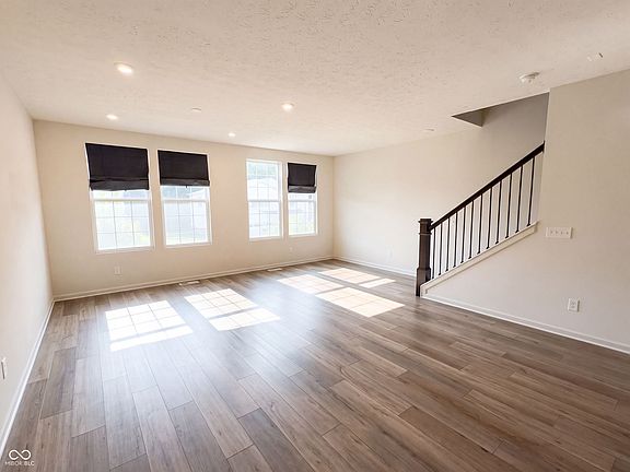 3rd image of 14549 Brecon Ln