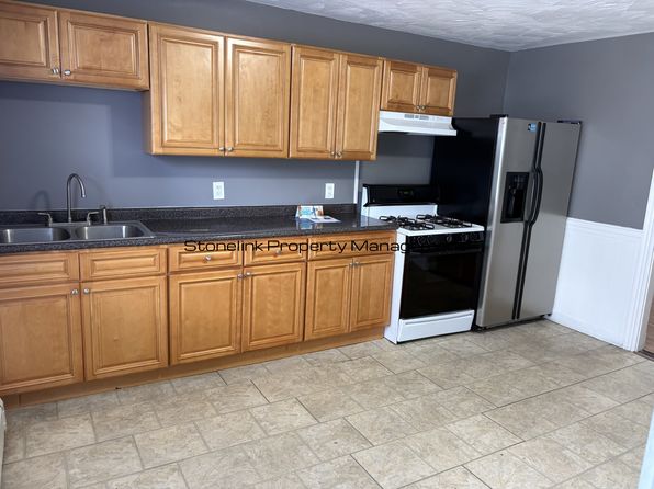 22-40 Langsberries Ave #30