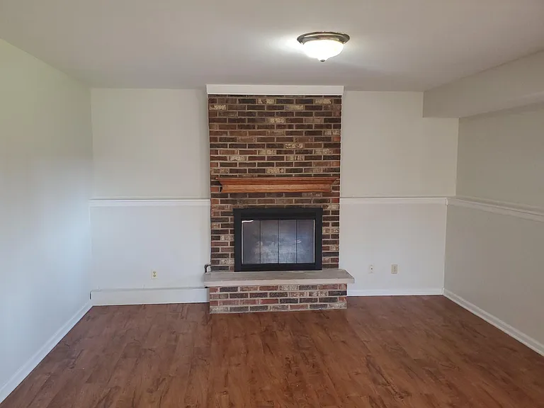 851 W Main St — Photo 16