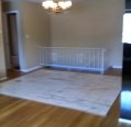 4th image of 18 Brandywyne Dr