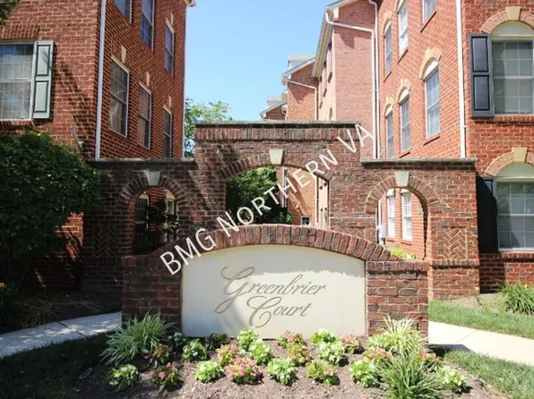 2304 N Greenbrier Ct #206, Arlington, VA 22207