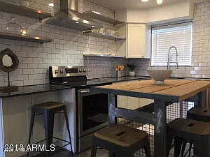 1 bed, 1.0 bath, 650 sqft, $799 — Photo 1