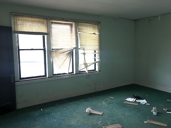5th image of 660 Steiner Ave