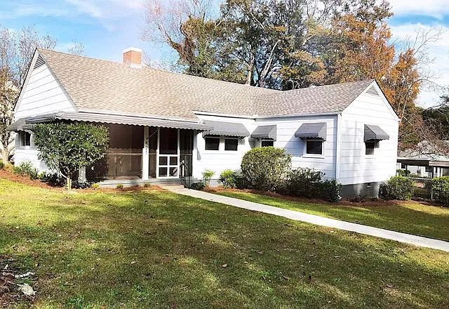 425 Rogers Ave — Photo 1