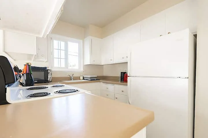 Pacific Garden Apartments — Photo 9