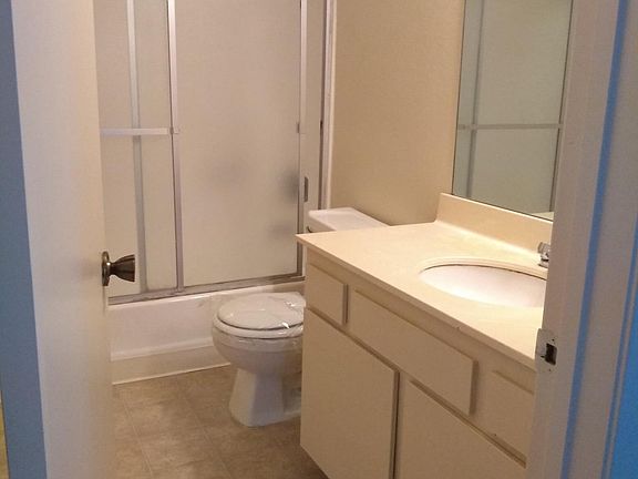 3rd image of 14032 Cordary Ave APT 16