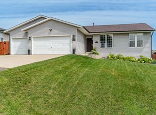 853 Goosedown Dr, Roscoe, IL 61073