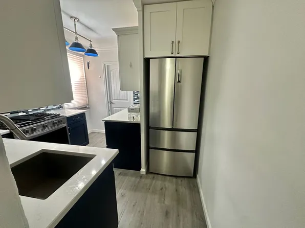 61-20 Grand Cent Parkway image 3 of 14