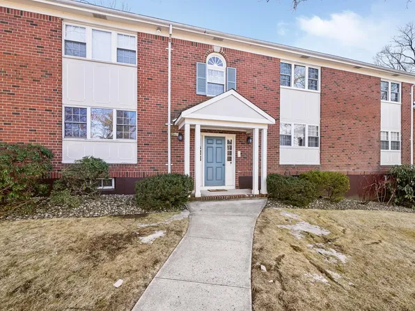 27 Milford Lane #5W, Suffern, NY 10901