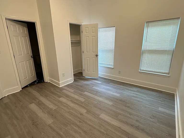 939 Seattle St — Photo 12