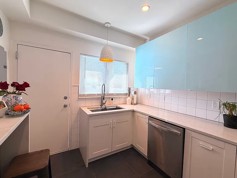 1341 Crane St #1 — Photo 6