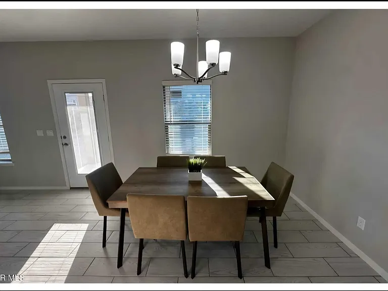 1747 Eased St — Photo 2
