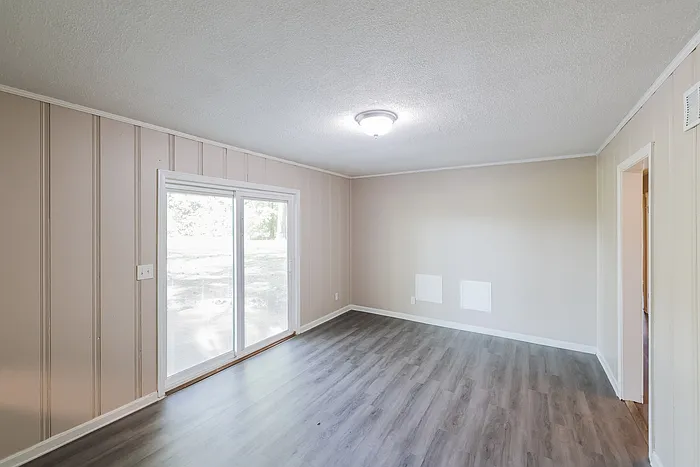 3 bed, 1.5 bath, 1323 sqft, $1,445 — Photo 4
