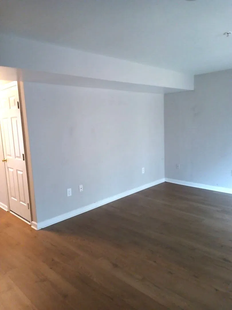 Spacious 3 bedroom Townhouse — Photo 4