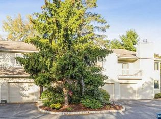 27 Spruce Run, Ramsey, NJ 07446