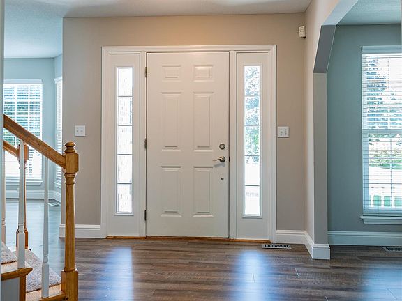 3rd image of 4 W Huntington Dr