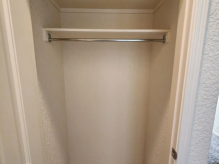 2409 Cortina Mnr — Photo 31