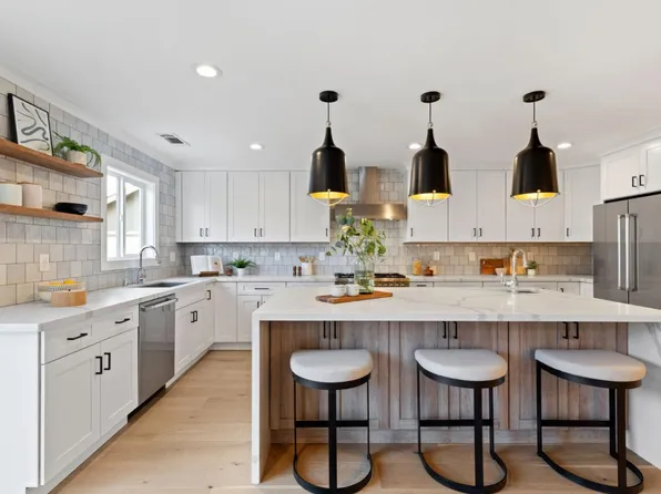 1076 Fewtrell Dr, Campbell, CA 95008