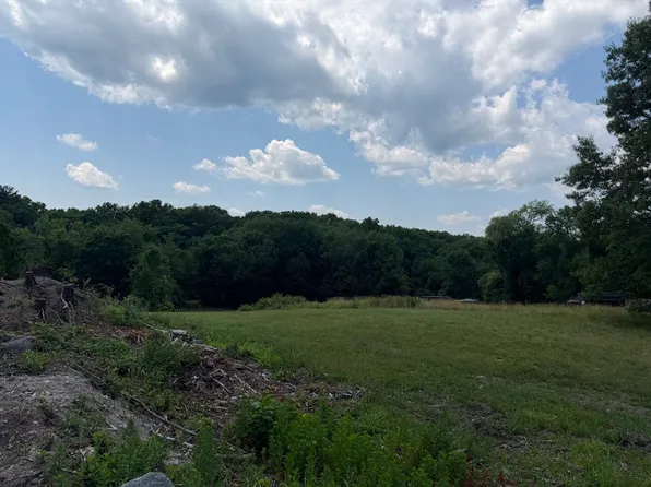 4 West St, Stoughton, MA 02072