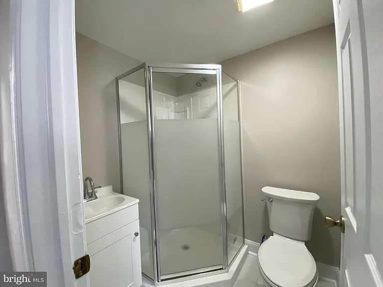 220 Pearl St — Photo 19