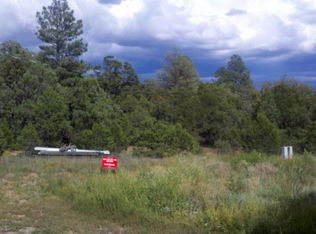 38 Robinhood Rd, Tijeras, NM 87059