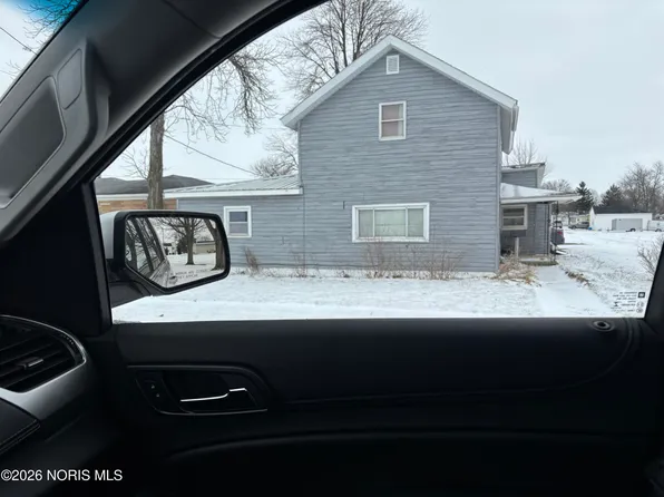 423 S Stearns Ave, Deshler, OH 43516