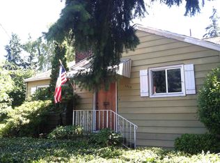 1215 NE 89th St, Seattle, WA 98115