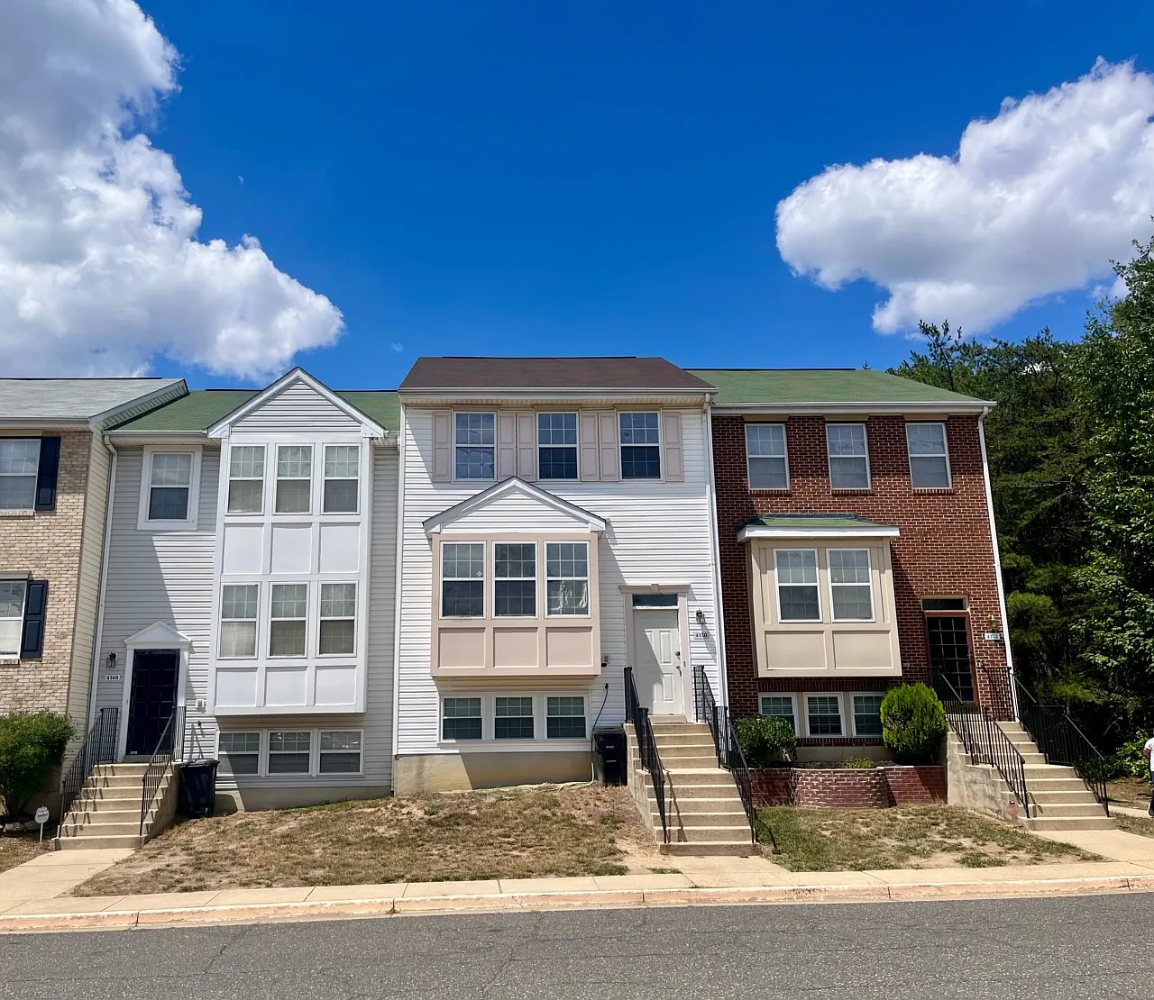 3 bed, 2.5 bath, 1327 sqft, $2,650 — Photo 1