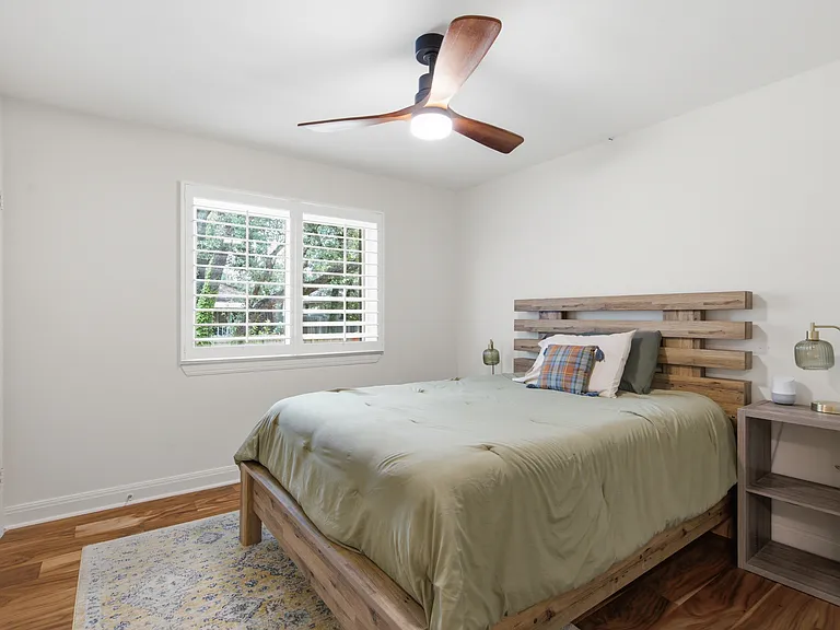 5803 Cedar Cliff Dr — Photo 12