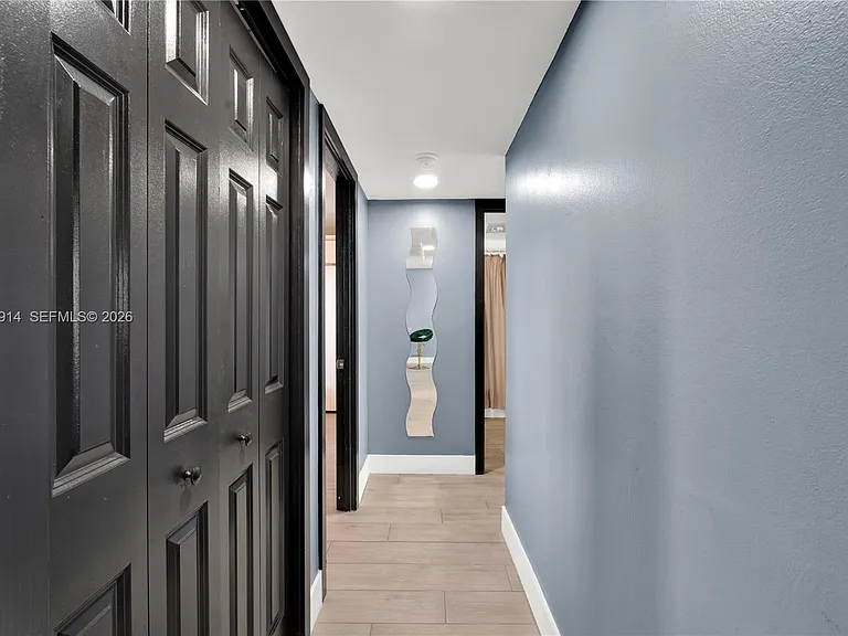 950 Hillcrest Dr #414 — Photo 14
