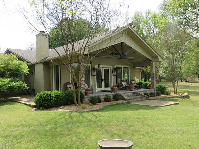 1st image of 24 Shamrock Dr