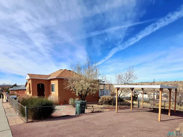 607 E Aztec Ave, Gallup, NM 87301