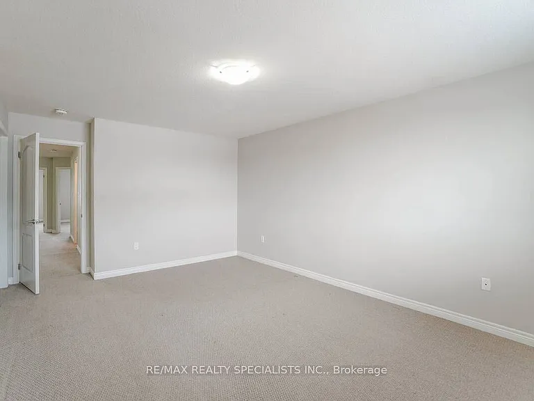 70 Bradbury Rd — Photo 18