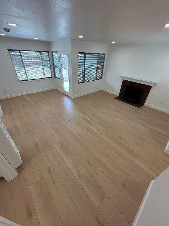 3 bed, 1000 sqft, $3,350 — Photo 3