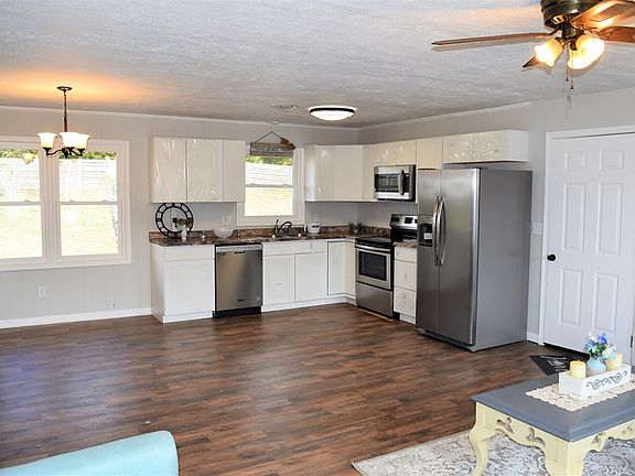 4th image of 79 Cottonwood Ln