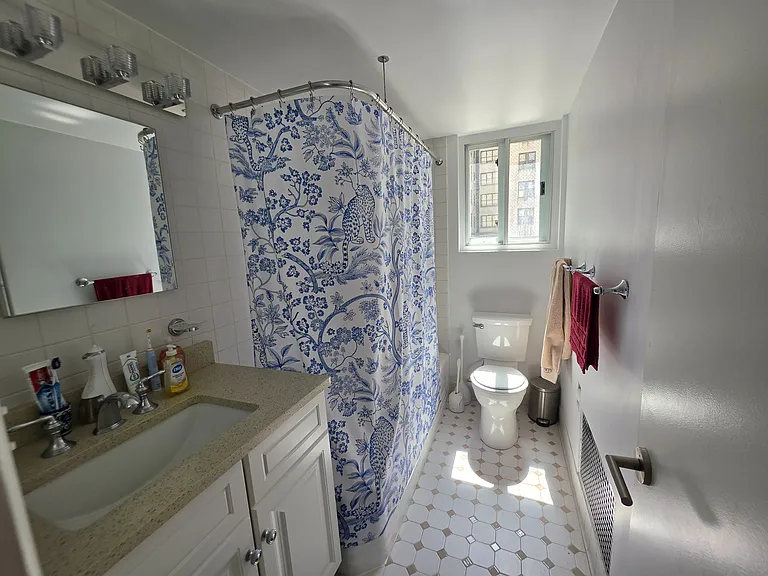 41 W 58th St #9A — Photo 15