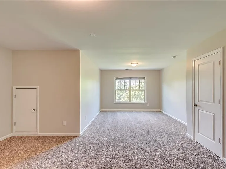 2125 Greencrest Cir — Photo 17