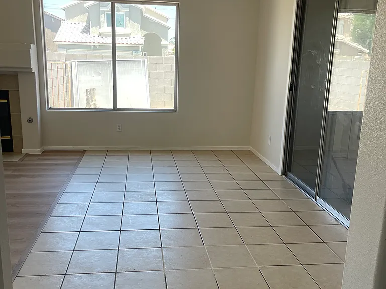 5747 Coleridge Way — Photo 7