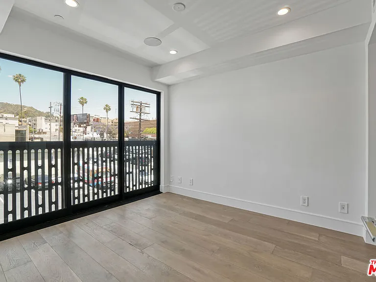 1447 N Martel Ave #4 — Photo 9