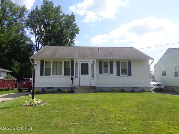 5 Admiral Street, Colonie, NY 12205