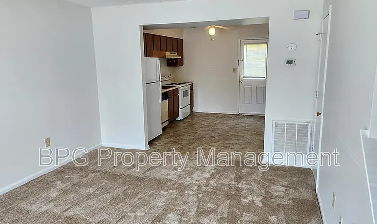 601 Hamlet Ave #D — Photo 2