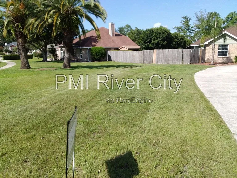 2320 Locustwood Ct — Photo 3