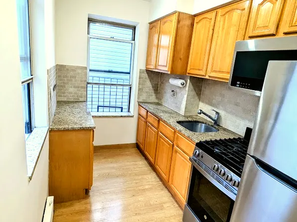 112a Nassau Avenue image 1 of 8