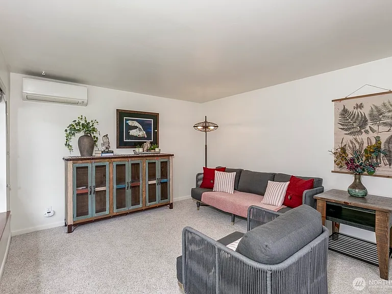 7009 Rainier Dr — Photo 5